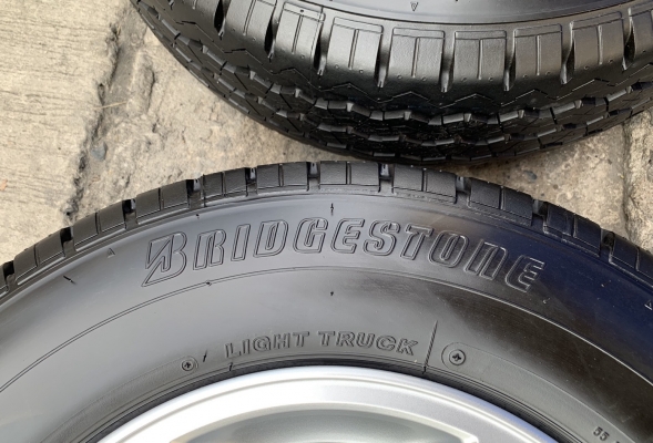 ล้อแม็กป้ายแดง Mitsu Triton ขอบ 15 พร้อมยางป้ายแดง Bridgestone 215-70-15 ปี 19 สวยกริ๊บ