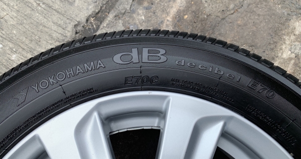 ล้อแม็ก Toyota Vios Yaris 8 ก้าน ขอบ 15 พร้อมยาง 185-60-15 Yokohama ปลายปี 15