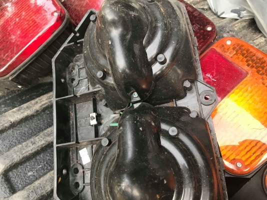 ขายไฟท้าย แท้ HINO. ISUZU