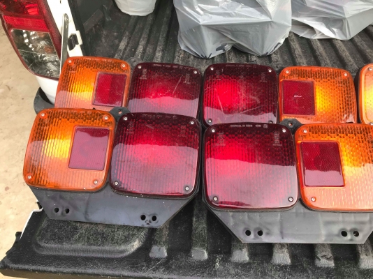 ขายไฟท้าย แท้ HINO. ISUZU