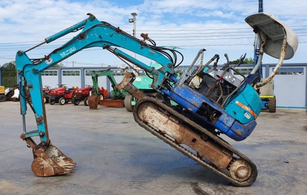 ขายด่วนลดกะหน่ำราคาพิเศษ175,000บาทรถแบคโฮคูโบต้าK30คอลโทลสั้นน้ำมันปั้มนี้วเทียบเท่าPC30รถนอกสถาพดีพร้อมใช้เพิ่งนำเข้ามายังไม่เคยใช้งานในไทยเลย