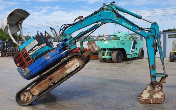 ขายด่วนลดกะหน่ำราคาพิเศษ175,000บาทรถแบคโฮคูโบต้าK30คอลโทลสั้นน้ำมันปั้มนี้วเทียบเท่าPC30รถนอกสถาพดีพร้อมใช้เพิ่งนำเข้ามายังไม่เคยใช้งานในไทยเลย