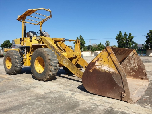 ขายรถตักล้อยาง KOMATSU WA150-1 รถสวยสมบุรญ์พร้อมใช้งาน เครื่องแรง ปั้มแรง สีเดิม ช้วงล้างเต็ม กำลังดี สนใจเน้นโทรครับ&amp;ไลน์ 0813531946 ต่อ.บางนา