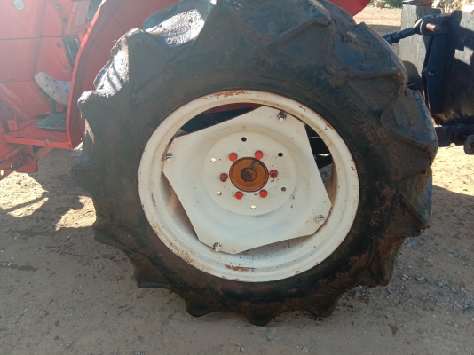 ขายรถตักมันหินดินทรายขี้วัวได้คับขาย145000รถ32แรง4สูบ4*4พวงมาลัยเพลาเวิอร์มีPTOใช้ได้รถรุ่นL1สนใจสอบถามได้คับ081-0118032ต้นขายพร้อมส่งฟรี200โล ขายรถตักมันหินดินทรายขี้วัวได้คับขาย145000รถ32แรง4สูบ4*4พวงมาลัยเพลาเวิอร์มีPTOใช้ได้รถรุ่นL1สนใจสอบถามได้คับ081-0118032ต้นขายพร้อมส่งฟรี200โล