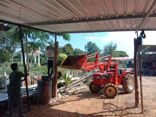 ขายรถตักมันหินดินทรายขี้วัวได้คับขาย145000รถ32แรง4สูบ4*4พวงมาลัยเพลาเวิอร์มีPTOใช้ได้รถรุ่นL1สนใจสอบถามได้คับ081-0118032ต้นขายพร้อมส่งฟรี200โล