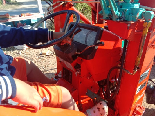 ขายรถตักมันหินดินทรายขี้วัวได้คับขาย145000รถ32แรง4สูบ4*4พวงมาลัยเพลาเวิอร์มีPTOใช้ได้รถรุ่นL1สนใจสอบถามได้คับ081-0118032ต้นขายพร้อมส่งฟรี200โล ขายรถตักมันหินดินทรายขี้วัวได้คับขาย145000รถ32แรง4สูบ4*4พวงมาลัยเพลาเวิอร์มีPTOใช้ได้รถรุ่นL1สนใจสอบถามได้คับ081-0118032ต้นขายพร้อมส่งฟรี200โล