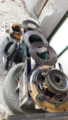 ขายครับ จานกดครัช แผ่นครัช แผ่นเหล็กรถแทรกเตอร์ D-4 D-5 D-6 สภาพตามรูป ขายไม่แพง