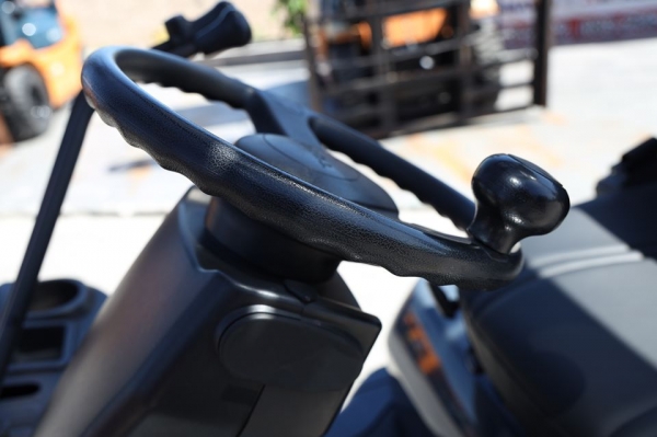 Toyota 8FD20 ขนาดยก2ตัน เสายกสูง4เมตร เครื่องยนต์ดีเซล เครื่องแน่น พร้อมใช้งาน Toyota 8FD20 ขนาดยก2ตัน เสายกสูง4เมตร เครื่องยนต์ดีเซล เครื่องแน่น พร้อมใช้งาน