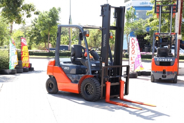 Toyota 8FD20 ขนาดยก2ตัน เสายกสูง4เมตร เครื่องยนต์ดีเซล เครื่องแน่น พร้อมใช้งาน