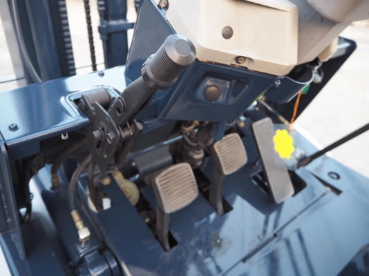 ขายโฟล์คลิฟท์ นำเข้าญี่ปุ่น เสาเข้าตู้ 4.5 เมตร Full-Free KOMATSU FG15-15 ยกได้ 1.5 ตัน เบนซิน เกียร์คลัทช์