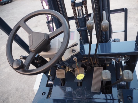 ขายโฟล์คลิฟท์ นำเข้าญี่ปุ่น เสาเข้าตู้ 4.5 เมตร Full-Free KOMATSU FG15-15 ยกได้ 1.5 ตัน เบนซิน เกียร์คลัทช์ ขายโฟล์คลิฟท์ นำเข้าญี่ปุ่น เสาเข้าตู้ 4.5 เมตร Full-Free KOMATSU FG15-15 ยกได้ 1.5 ตัน เบนซิน เกียร์คลัทช์