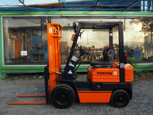 ขายถูก งบแสนต้นๆ โฟลคลิฟท์ TOYOTA 5FG15 รุ่น 5 ยอดนิยม ญี่ปุ่น นำเข้า เครื่องเบนซิน เสา 3 เมตร ยกได้ 1.5 ตัน เกียร์คลัทช์