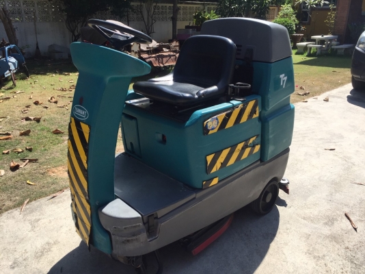 ขายเครื่องขัดพื้นนั่งขับ TENNANT T7 เก่าญี่ปุ่น