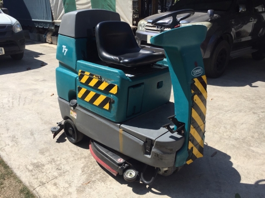 ขายเครื่องขัดพื้นนั่งขับ TENNANT T7 เก่าญี่ปุ่น
