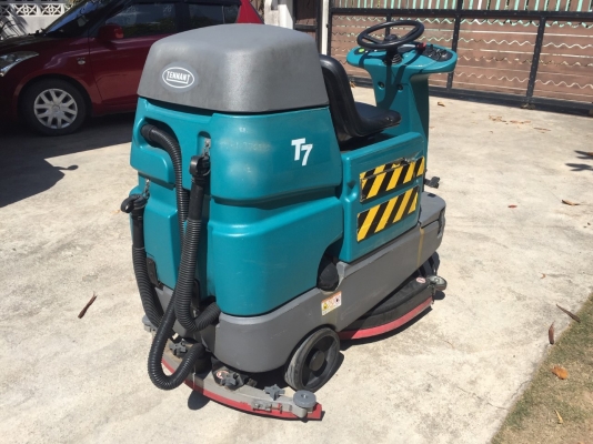 ขายเครื่องขัดพื้นนั่งขับ TENNANT T7 เก่าญี่ปุ่น