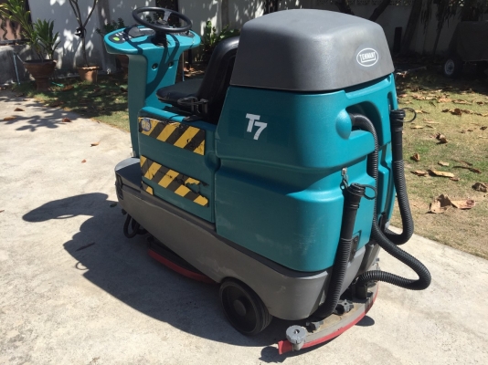 ขายเครื่องขัดพื้นนั่งขับ TENNANT T7 เก่าญี่ปุ่น
