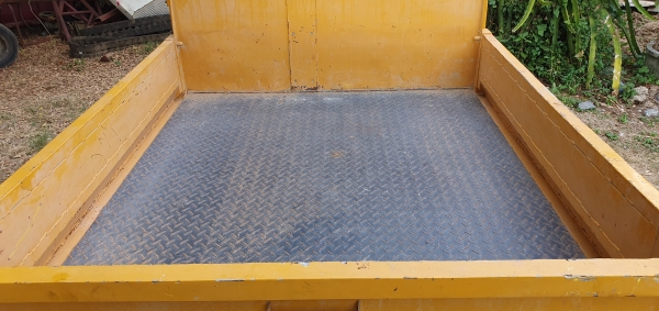 8 ล้อ 18 แรง รถบรรทุกการเกษตรและก่อสร้าง