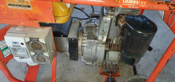 เครื่องปั้นไฟ 5. 6 kva 4000 w 220 v เครื่องปั้นไฟ 5. 6 kva 4000 w 220 v