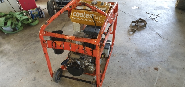 เครื่องปั้นไฟ 5. 6 kva 4000 w 220 v เครื่องปั้นไฟ 5. 6 kva 4000 w 220 v