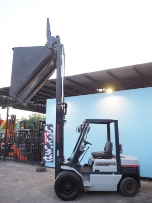 โฟล์คลิฟท์งาเท ฟรี!! บุ๊งกี๋ใหม่ 1 ลูก รถญี่ปุ่นนำเข้า KOMATSU FD25-11 ยกได้ 2.5 ตัน เสา 4 เมตร เครื่องดีเซล เกียร์คลัทช์ โฟล์คลิฟท์งาเท ฟรี!! บุ๊งกี๋ใหม่ 1 ลูก รถญี่ปุ่นนำเข้า KOMATSU FD25-11 ยกได้ 2.5 ตัน เสา 4 เมตร เครื่องดีเซล เกียร์คลัทช์