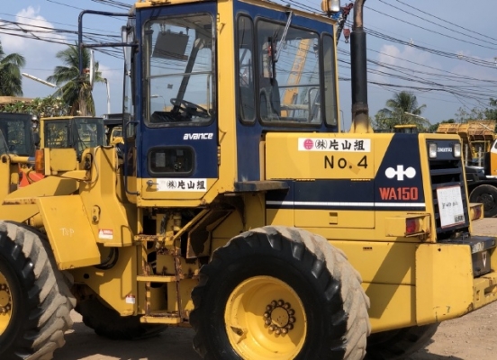 ขายรถตักล้อยาง KOMATSU WA150-1 นำเข้าเองจากญี่ปุ่น สภาพสวยพร้อมใช้ มีVDOการทำงานครับ ขายรถตักล้อยาง KOMATSU WA150-1 นำเข้าเองจากญี่ปุ่น สภาพสวยพร้อมใช้ มีVDOการทำงานครับ