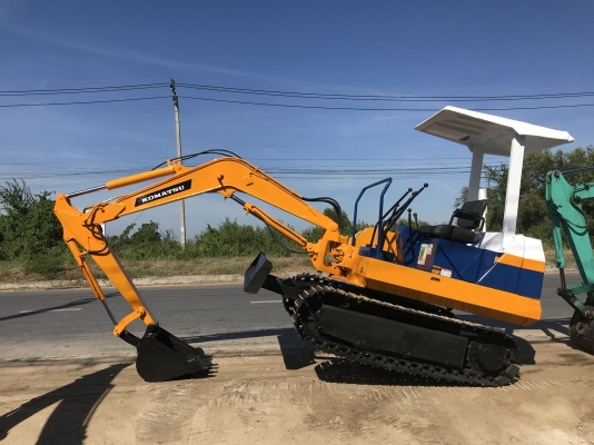 komatsu Pc15สภาพดีเก่าญี่ปุ่น มีใบอินวอยไม่เคยใช้ในไทย