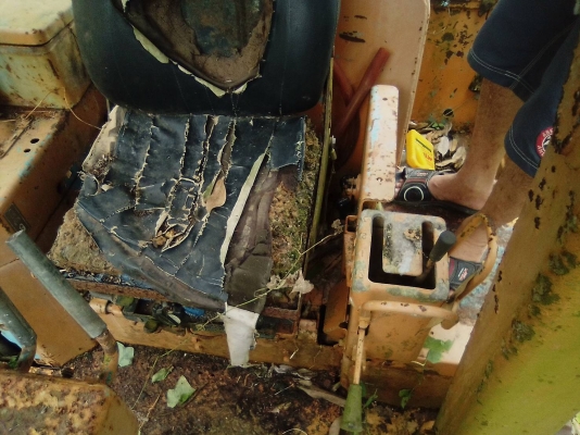 ขายเหมา2คัน360,000 CAT D7E กับKOMATSU D50S-16 เอกสารเล่มขายตามสภาพ ขายเหมา2คัน360,000 CAT D7E กับKOMATSU D50S-16 เอกสารเล่มขายตามสภาพ