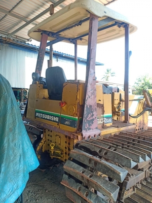 ขายรถดัน..MITSUBISHI. BD2G ทู  เก่านอกแท้  สภาพสวย เครื่องปั๊มแห้ง  โทร 089-3818694 จ๊อย