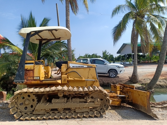 มาใหม่รถดันดิน MITSUBISHI. BD2H เก่านอกแท้  เดิมๆๆ  สภาพสวย  ใช้งานมาน้อย..โทร 089-3818694  จ๊อย