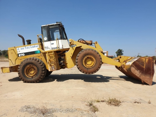 ขายรถตักล้อยาง TCM870-2 ราคา.650000 ระบบเกิยร์ใช้ได้ 4 เกิรย์ ยางพร้อมใช้ แอร์มี เอกสารใบซื้อขาย สนใจเน้นโทร@ไลน์ 0813531946 ต่อ.บางนา รถอยู่.โคราช