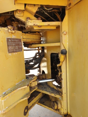 ขายรถตักล้อยาง TCM870-2 ราคา.650000 ระบบเกิยร์ใช้ได้ 4 เกิรย์ ยางพร้อมใช้ แอร์มี เอกสารใบซื้อขาย สนใจเน้นโทร@ไลน์ 0813531946 ต่อ.บางนา รถอยู่.โคราช