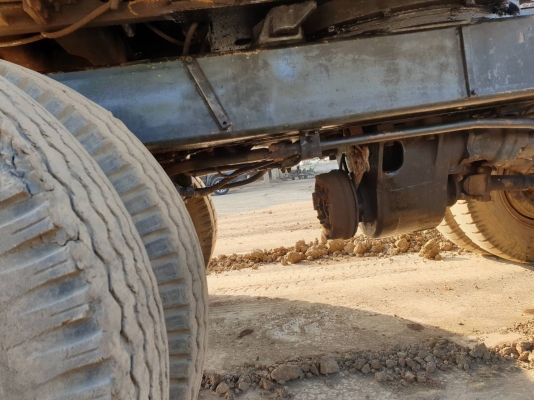 แบคโฮล้อยางKOMATSU PC100-1 สองเพลาถอกออกหนึ่งเพลารถทำงานได้ปกติราคา 250,000 แบคโฮล้อยางKOMATSU PC100-1 สองเพลาถอกออกหนึ่งเพลารถทำงานได้ปกติราคา 250,000