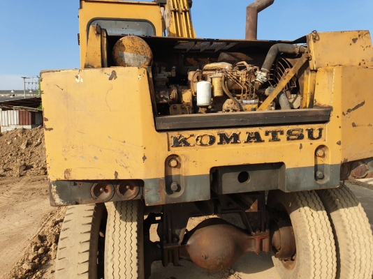 แบคโฮล้อยางKOMATSU PC100-1 สองเพลาถอกออกหนึ่งเพลารถทำงานได้ปกติราคา 250,000 แบคโฮล้อยางKOMATSU PC100-1 สองเพลาถอกออกหนึ่งเพลารถทำงานได้ปกติราคา 250,000