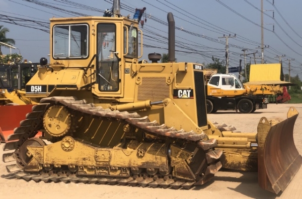 ขายรถดันดิน CAT D5H นำเข้าเองจากญี่ปุ่น สภาพสวยพร้อมใช้ มีVDOการทำงานครับ ขายรถดันดิน CAT D5H นำเข้าเองจากญี่ปุ่น สภาพสวยพร้อมใช้ มีVDOการทำงานครับ