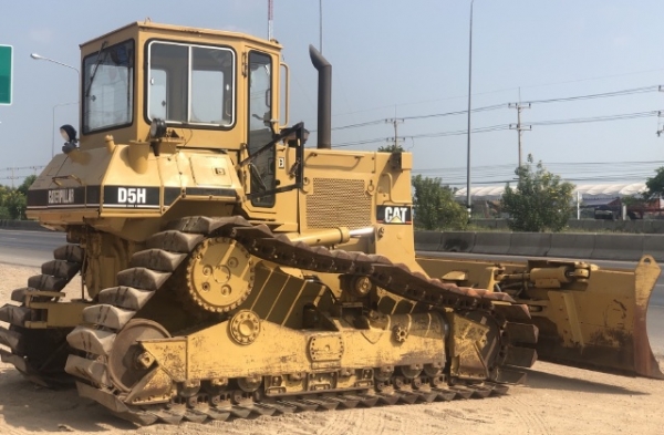 ขายรถดันดิน CAT D5H นำเข้าเองจากญี่ปุ่น สภาพสวยพร้อมใช้ มีVDOการทำงานครับ ขายรถดันดิน CAT D5H นำเข้าเองจากญี่ปุ่น สภาพสวยพร้อมใช้ มีVDOการทำงานครับ
