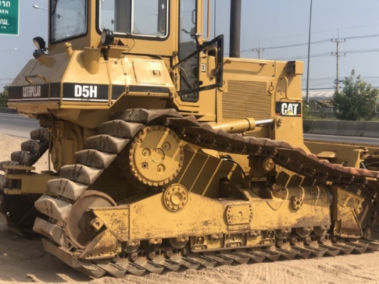 ขายรถดันดิน CAT D5H นำเข้าเองจากญี่ปุ่น สภาพสวยพร้อมใช้ มีVDOการทำงานครับ ขายรถดันดิน CAT D5H นำเข้าเองจากญี่ปุ่น สภาพสวยพร้อมใช้ มีVDOการทำงานครับ