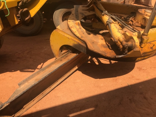 รถเกรดจอนเดียร์770B พร้อมใช้งานเอกสารเล่มทะเบียนราคา 780,000 รถเกรดจอนเดียร์770B พร้อมใช้งานเอกสารเล่มทะเบียนราคา 780,000