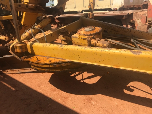 รถเกรดจอนเดียร์770B พร้อมใช้งานเอกสารเล่มทะเบียนราคา 780,000 รถเกรดจอนเดียร์770B พร้อมใช้งานเอกสารเล่มทะเบียนราคา 780,000