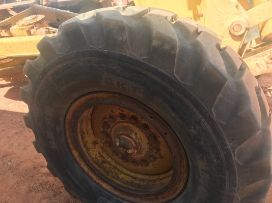 รถเกรดจอนเดียร์770B พร้อมใช้งานเอกสารเล่มทะเบียนราคา 780,000 รถเกรดจอนเดียร์770B พร้อมใช้งานเอกสารเล่มทะเบียนราคา 780,000