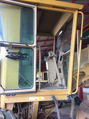 ขายด่วน. CAT. 140H สภาพดีมาก. ติดต่อด่วน. 0910617179