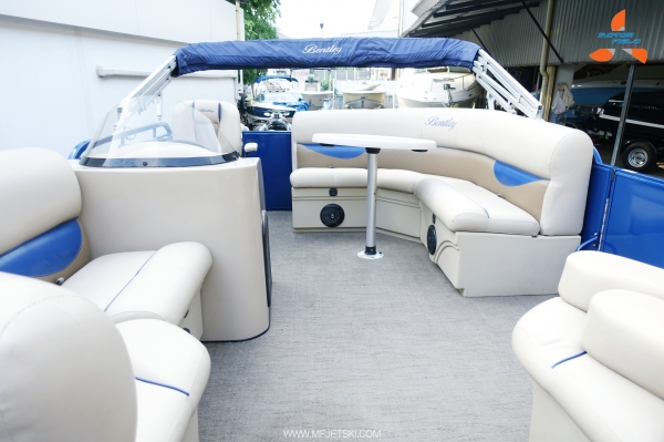 2016 BENTLEY Pontoon 14