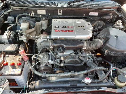 เครื่องเดิมๆสวย 1KD D4D 3,000CC ยังอยู่ในรถปี 04