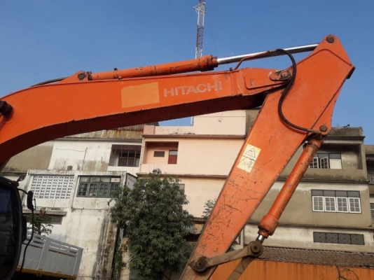 HITACHI ZX200-1