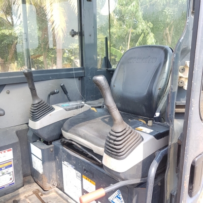 รถขุดโคมัสสุPC35MR2เก่าญี่ปุ่น