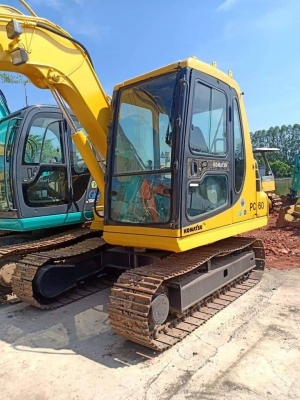 ขาย..KOMATSU PC60-7. เก่านอกแท้  มีลายแย๊ก...เครื่องปั๊มแห้ง..พร้อมใช้  โทร 089-3818694 จ๊อย