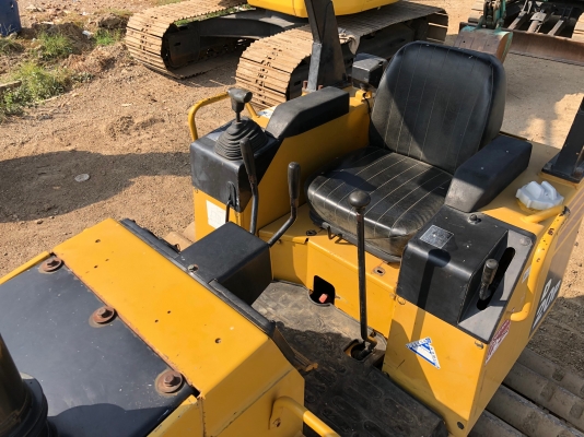 รถดัน D2 รถแทรคเตอร์ โคมัสสุ D20P-7E รุ่นนิยม รถสวยพร้อมใช้งาน ใบมีด 6 ทิศทาง นำเข้า โทร 081-8581834