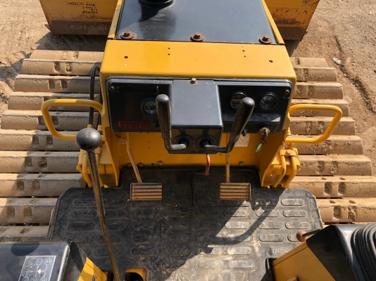 รถดัน D2 รถแทรคเตอร์ โคมัสสุ D20P-7E รุ่นนิยม รถสวยพร้อมใช้งาน ใบมีด 6 ทิศทาง นำเข้า โทร 081-8581834