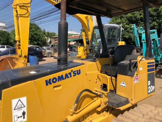 รถดัน D2 รถแทรคเตอร์ โคมัสสุ D20P-7E รุ่นนิยม รถสวยพร้อมใช้งาน ใบมีด 6 ทิศทาง นำเข้า โทร 081-8581834