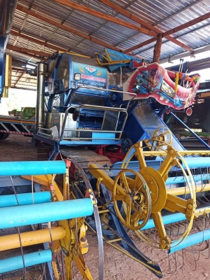 ขายรถเกี่ยวข้าวไทยเส็งยนต์ ตัวเดิน12ปั๊ม23 เดี่ยวทรนงปี55 เครื่องJO8Cเทอร์โบว์ 260 สภาพเดิมทำงานนาปี ขายรถเกี่ยวข้าวไทยเส็งยนต์ ตัวเดิน12ปั๊ม23 เดี่ยวทรนงปี55 เครื่องJO8Cเทอร์โบว์ 260 สภาพเดิมทำงานนาปี