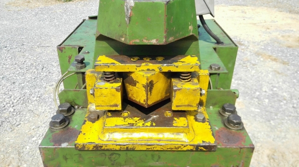 เครื่องตัดเหล็กอเนกประสงค์ KCM Taiwan ระบบพู่เล่สายพานขับเคลื่อน สามารถตัดเหล็กชิ้นงานได้ 8 แบบ เหล็กเพลา/กลม/กล่อง/เหลี่ยม/ฉาก/แบน/เจาะรูตามแบบพิมพ์ต่างๆ ระบบไฟ 380V สภาพสวยพร้อมใช้